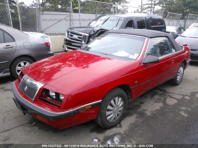 1C3XU453XNF190265 - 1992 CHRYSLER LEBARON RED photo 2