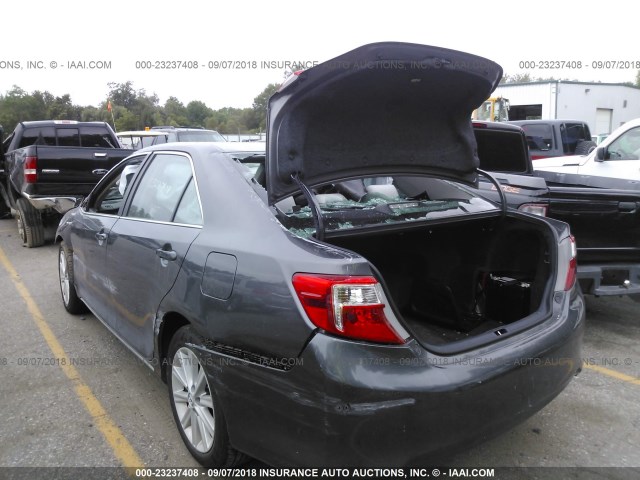 4T1BD1FK5EU122134 - 2014 TOYOTA CAMRY HYBRID/LE/XLE 灰色 照片 3