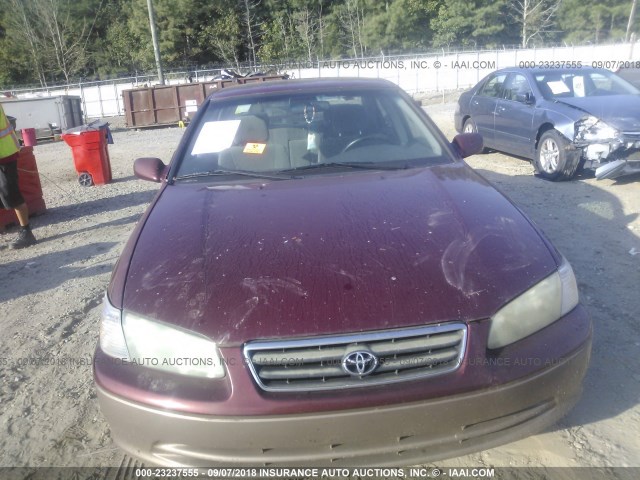 4T1BG22K01U800110 - 2001 TOYOTA CAMRY CE/LE/XLE 勃艮第红 照片 6