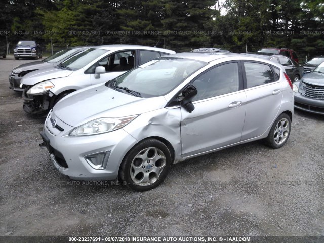 3FADP4FJ3DM171578 - 2013 FORD FIESTA TITANIUM SILVER photo 2