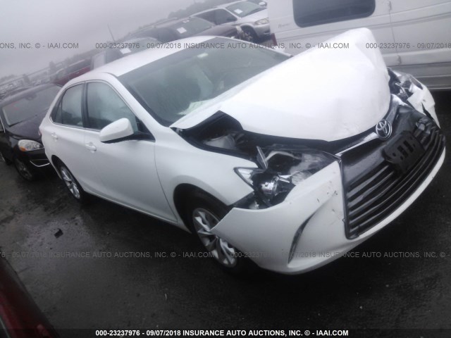 4T1BF1FK3HU781943 - 2017 TOYOTA CAMRY LE/XLE/SE/XSE 白色 照片 1