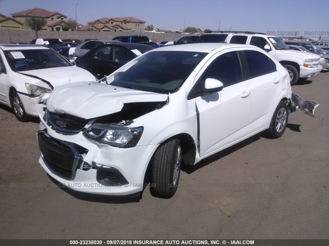 1G1JB5SH8H4158159 - 2017 CHEVROLET SONIC LS 白色 照片 2