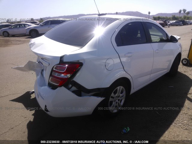 1G1JB5SH8H4158159 - 2017 CHEVROLET SONIC LS 白色 照片 4