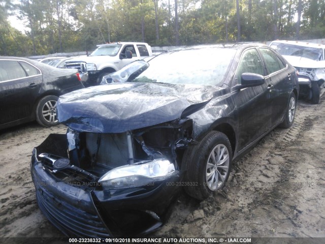 4T1BF1FK2GU205050 - 2016 TOYOTA CAMRY LE/XLE/SE/XSE 黑色 照片 2