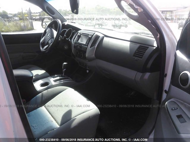 5TFTX4GN9DX024764 - 2013 TOYOTA TACOMA PRERUNNER ACCESS CAB WHITE photo 5