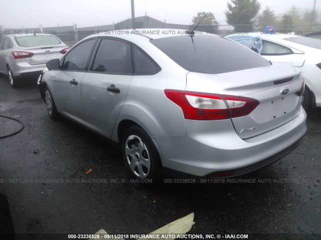 1FAHP3E26CL403046 - 2012 FORD FOCUS S SILVER photo 3