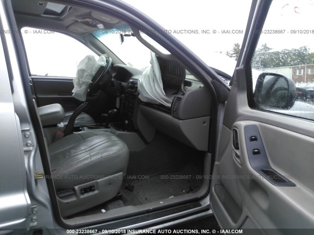 1J4GW48N94C141958 - 2004 JEEP GRAND CHEROKEE LAREDO/COLUMBIA/FREEDOM 银色 照片 5