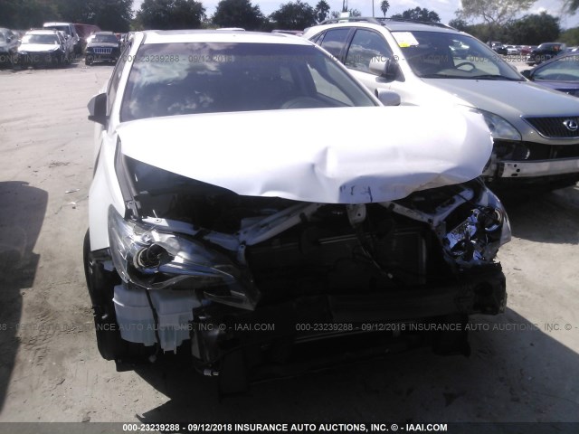 4T1BF1FK1HU330347 - 2017 TOYOTA CAMRY LE/XLE/SE/XSE 白色 照片 6