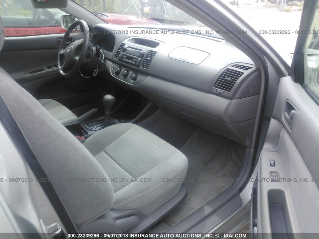 4T1BE32K23U133328 - 2003 TOYOTA CAMRY LE/XLE/SE Gümüş foto 5