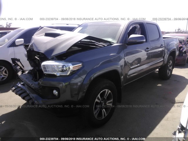5TFCZ5AN9HX104208 - 2017 TOYOTA TACOMA DBL CAB/SR/TRDSPT/OR/PRO ნაცრისფერი ფოტო 2