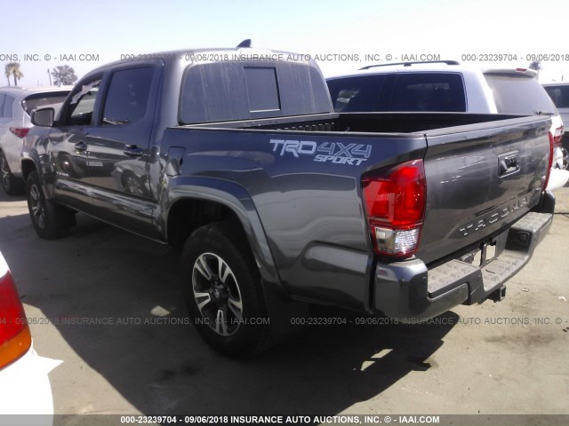 5TFCZ5AN9HX104208 - 2017 TOYOTA TACOMA DBL CAB/SR/TRDSPT/OR/PRO GRAY photo 3