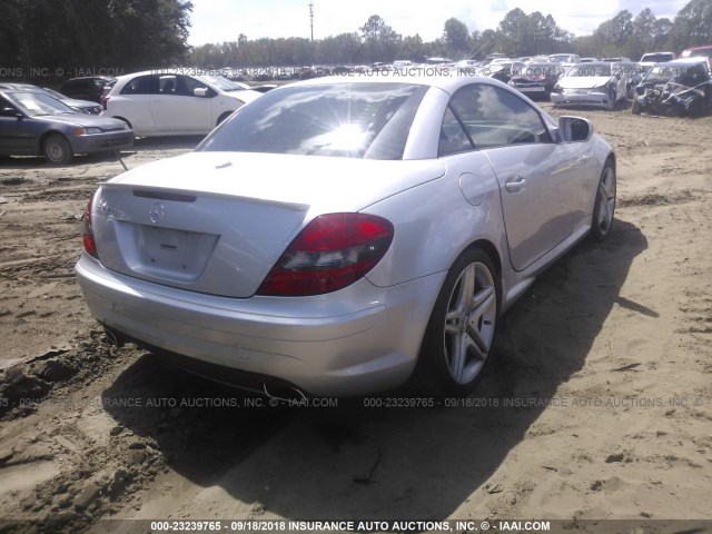 WDBWK54F99F191541 - 2009 MERCEDES-BENZ SLK 300 SILVER photo 4