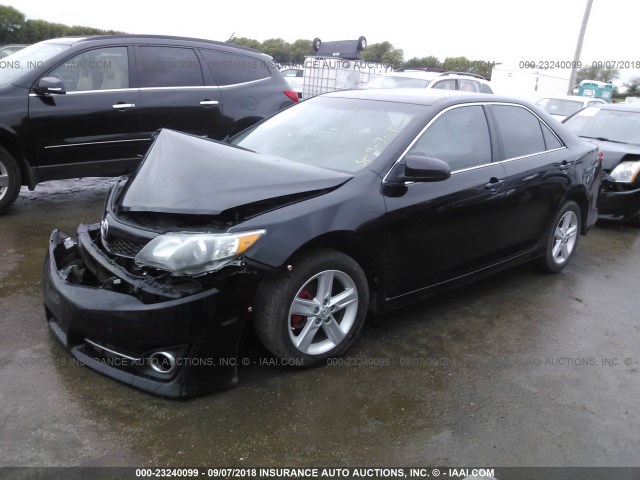 4T1BF1FK6EU403448 - 2014 TOYOTA CAMRY L/SE/LE/XLE Qara foto 2