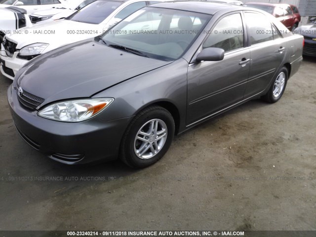 JTDBE32K020025865 - 2002 TOYOTA CAMRY LE/XLE/SE 灰色 照片 2