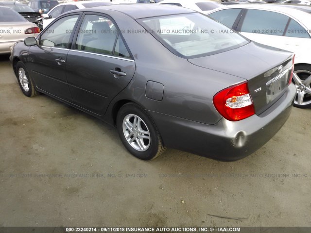 JTDBE32K020025865 - 2002 TOYOTA CAMRY LE/XLE/SE 灰色 照片 3