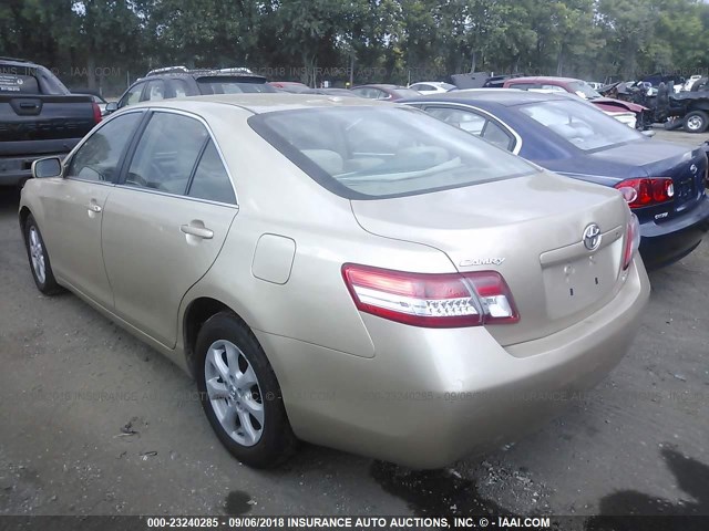 4T1BF3EK7BU670395 - 2011 TOYOTA CAMRY SE/LE/XLE ოქროსფერი ფოტო 3