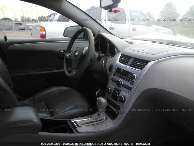 1G1ZB5EBXAF273740 - 2010 CHEVROLET MALIBU LS ვერცხლისფერი ფოტო 5