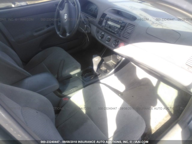 JTDBE30K120037221 - 2002 TOYOTA CAMRY LE/XLE/SE Теңіз көгі фото 5