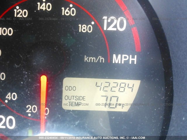 2T1KR32E34C281957 - 2004 TOYOTA COROLLA MATRIX XR WHITE photo 7