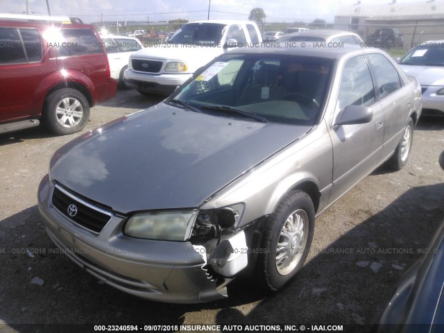 4T1BG22K11U109099 - 2001 TOYOTA CAMRY CE/LE/XLE 棕色 照片 2