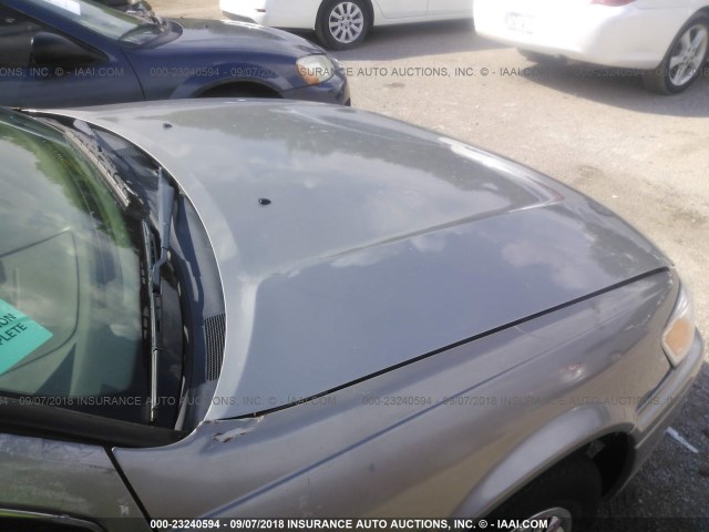 4T1BG22K11U109099 - 2001 TOYOTA CAMRY CE/LE/XLE 棕色 照片 6