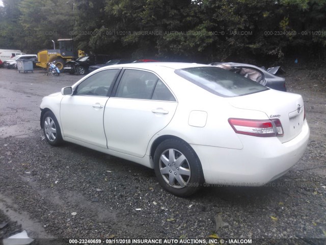 4T1BF3EK3AU534585 - 2010 TOYOTA CAMRY SE/LE/XLE WHITE photo 3