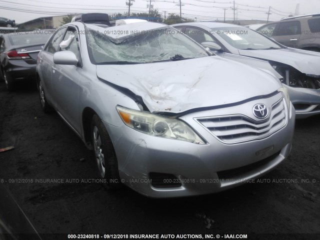 4T1BF3EK0BU596091 - 2011 TOYOTA CAMRY SE/LE/XLE ვერცხლისფერი ფოტო 1