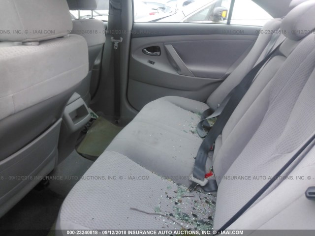 4T1BF3EK0BU596091 - 2011 TOYOTA CAMRY SE/LE/XLE ვერცხლისფერი ფოტო 8