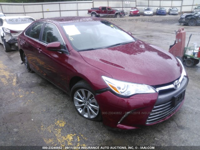 4T1BF1FKXHU735767 - 2017 TOYOTA CAMRY LE/XLE/SE/XSE 栗色 照片 1