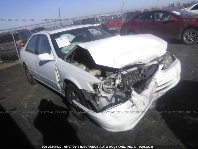 JT2BF28K5Y0244644 - 2000 TOYOTA CAMRY LE/XLE WHITE photo 1