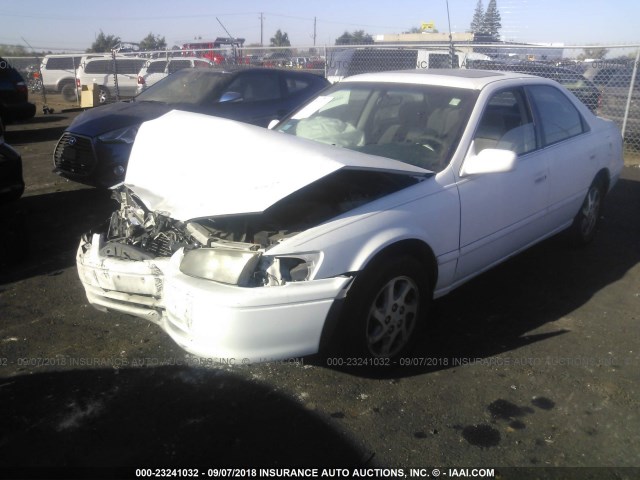 JT2BF28K5Y0244644 - 2000 TOYOTA CAMRY LE/XLE WHITE photo 2