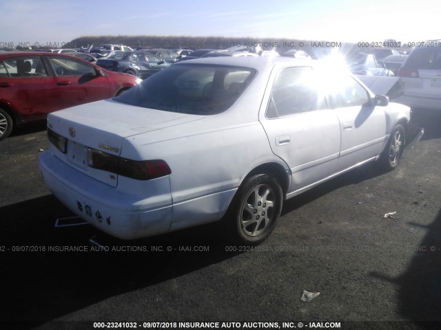 JT2BF28K5Y0244644 - 2000 TOYOTA CAMRY LE/XLE WHITE photo 4