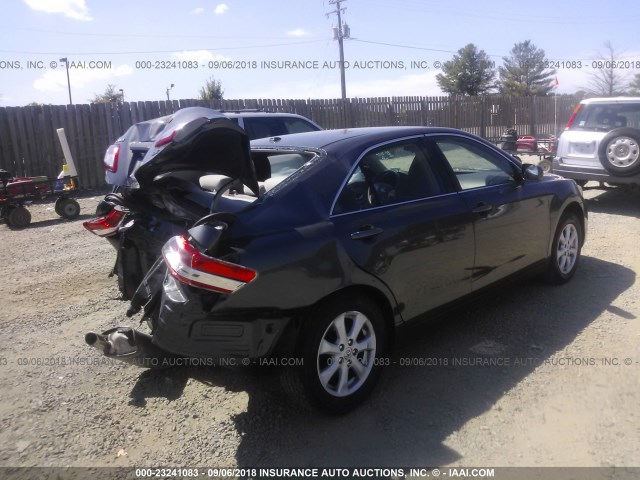 4T1BK3EK6AU112225 - 2010 TOYOTA CAMRY SE/LE/XLE ნაცრისფერი ფოტო 4
