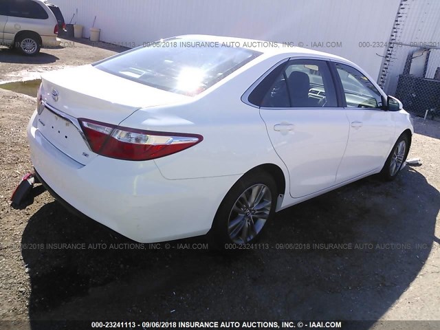 4T1BF1FK2HU393733 - 2017 TOYOTA CAMRY LE/XLE/SE/XSE 白色 照片 4