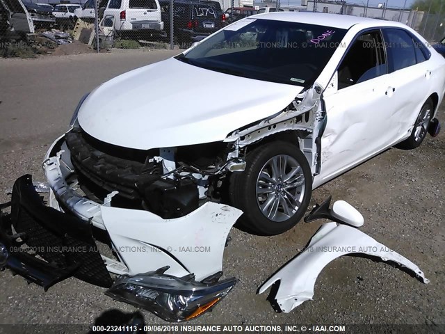 4T1BF1FK2HU393733 - 2017 TOYOTA CAMRY LE/XLE/SE/XSE 白色 照片 6