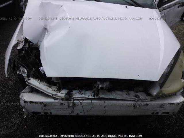 1FAFP34301W174120 - 2001 FORD FOCUS SE/SE SPORT WHITE photo 10