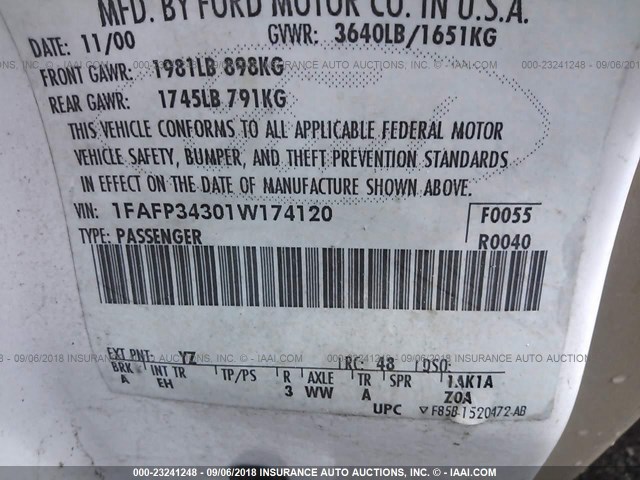 1FAFP34301W174120 - 2001 FORD FOCUS SE/SE SPORT WHITE photo 9