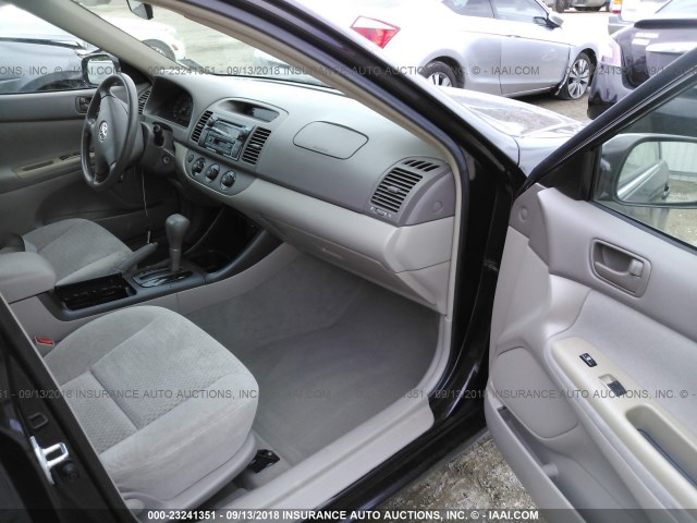 4T1BE32K13U709989 - 2003 TOYOTA CAMRY LE/XLE/SE Tünd qırmızı foto 5