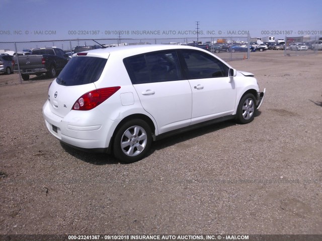 3N1BC13E98L395472 - 2008 NISSAN VERSA S/SL WHITE photo 4