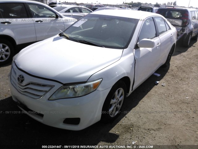 4T1BF3EKXBU623376 - 2011 TOYOTA CAMRY SE/LE/XLE 白色 照片 2