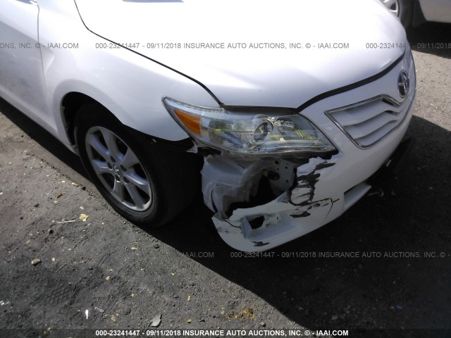 4T1BF3EKXBU623376 - 2011 TOYOTA CAMRY SE/LE/XLE 白色 照片 6