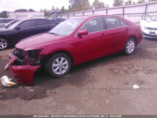 4T1BF3EK2BU641970 - 2011 TOYOTA CAMRY SE/LE/XLE 红色 照片 2