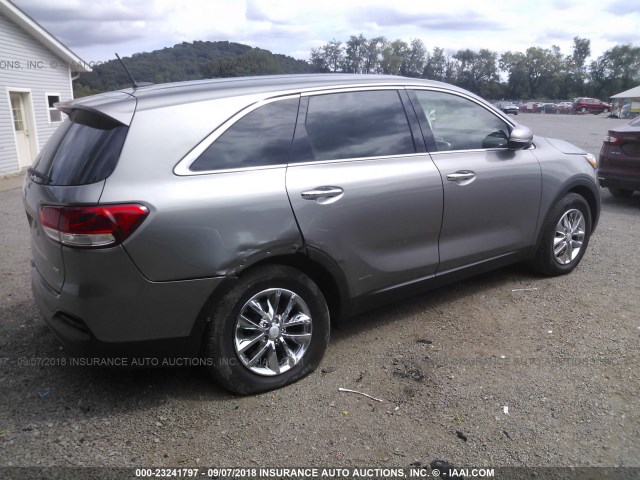 5XYPG4A35HG262614 - 2017 KIA SORENTO LX/L GRAY photo 4