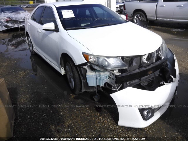 4T1BF1FK6DU264646 - 2013 TOYOTA CAMRY L/SE/LE/XLE WHITE photo 1