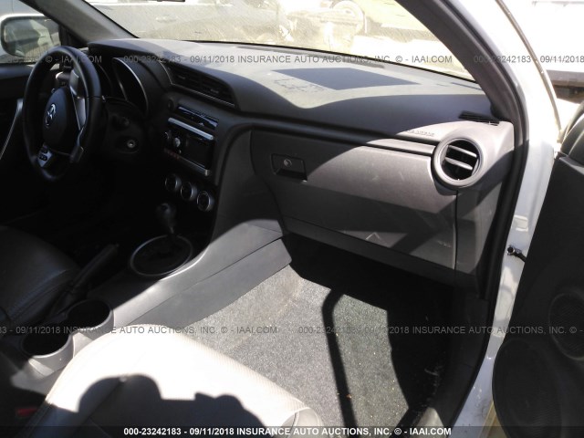 JTKJF5C77B3013296 - 2011 TOYOTA SCION TC 白色 照片 5