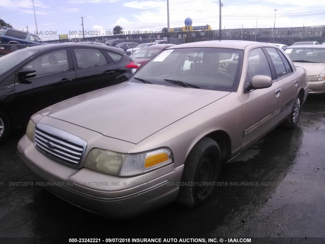 2FAFP73W1WX187277 - 1998 FORD CROWN VICTORIA  GOLD photo 2