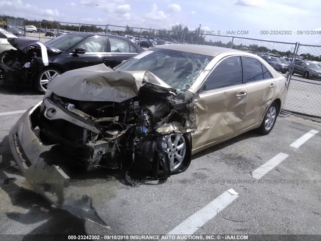 4T1BF3EK3BU671169 - 2011 TOYOTA CAMRY SE/LE/XLE ბეჟი ფოტო 2