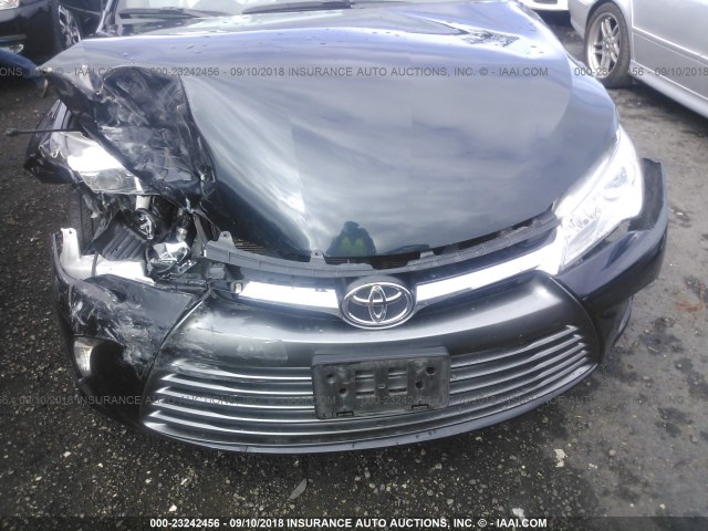 4T1BF1FK7GU594395 - 2016 TOYOTA CAMRY LE/XLE/SE/XSE 黑色 照片 6