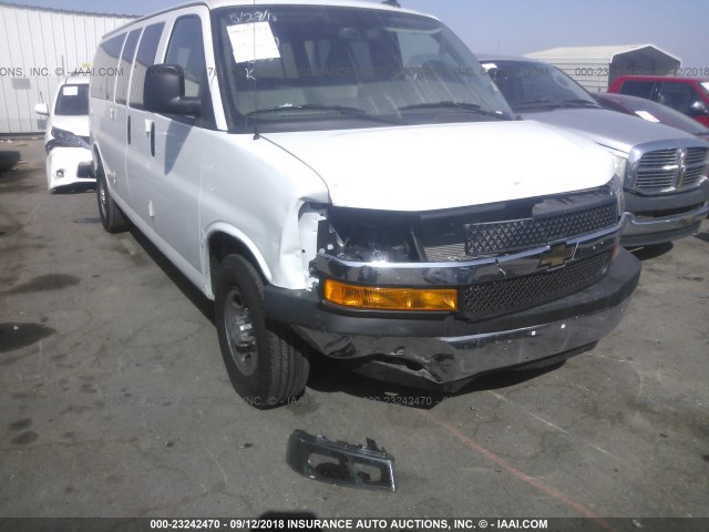 1GAZGPFP4J1251608 - 2018 CHEVROLET EXPRESS G3500 LT WHITE photo 6