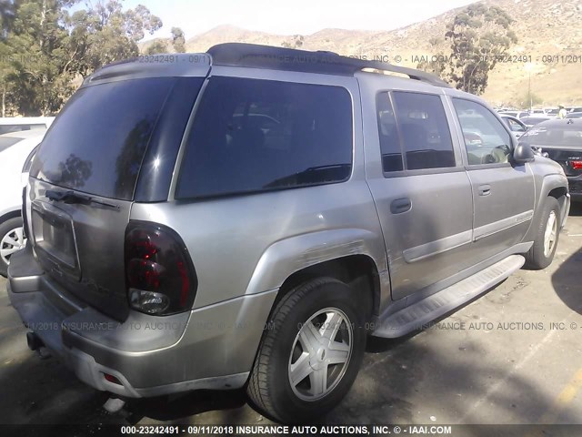 1GNES16S526109186 - 2002 CHEVROLET TRAILBLAZER EXT SILVER photo 6